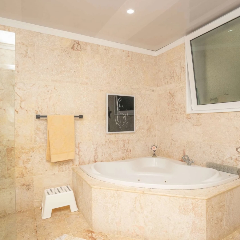 780